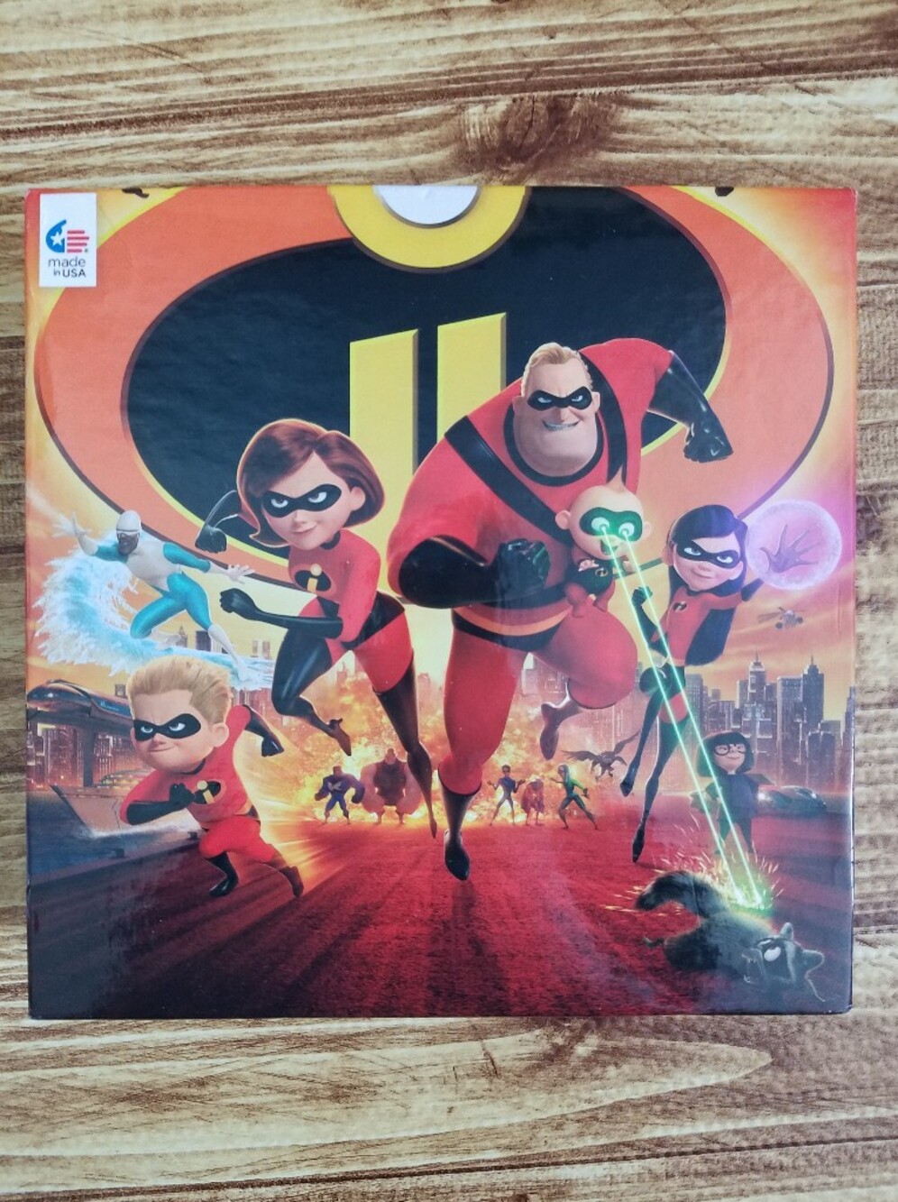 Disney Pixar Incredibles 2 Jigsaw Puzzle 300 Piece Ceaco Free Poster COMPLETE